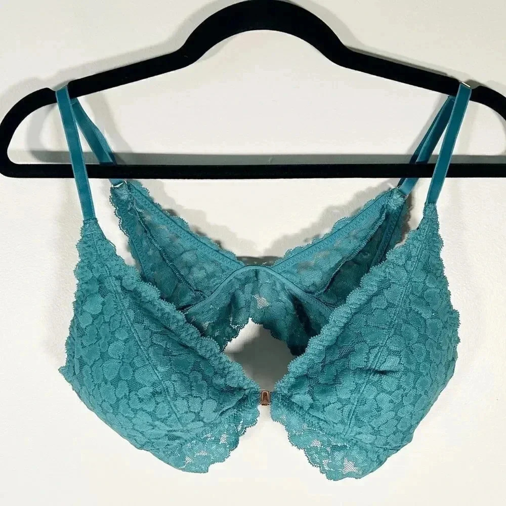 Aerie lace front closure bra M